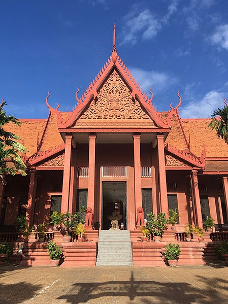 File:Entrance of the National Museum of Cambodia.jpg