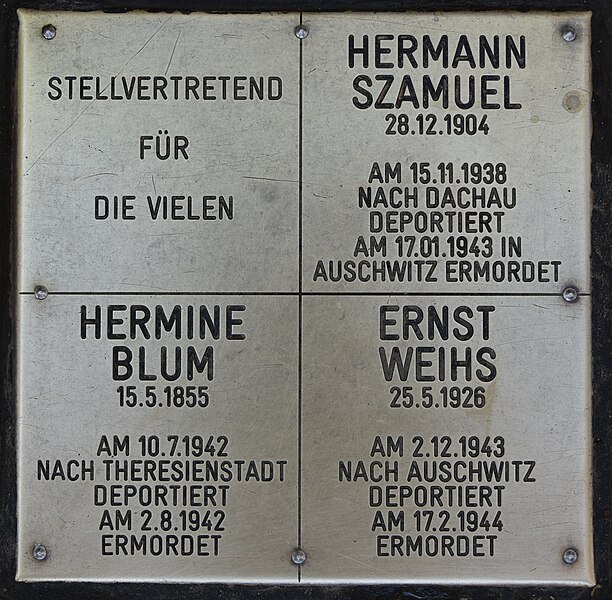 File:Erinnerungstein für Hermine Blum, Hermann Szamuel und Ernst Weihs.JPG