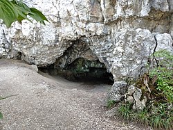 Az Eszterházy-kőfülke bejárata