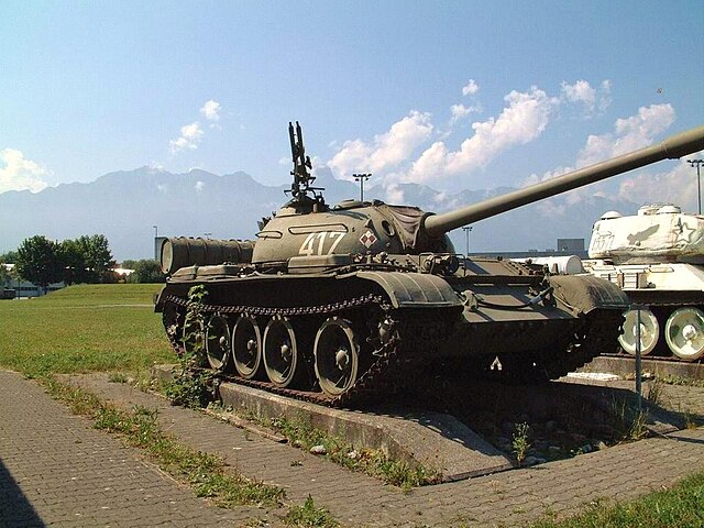 T90 de zvezda 1/35 - Page 3 640px-Ex-Polish_T-54A
