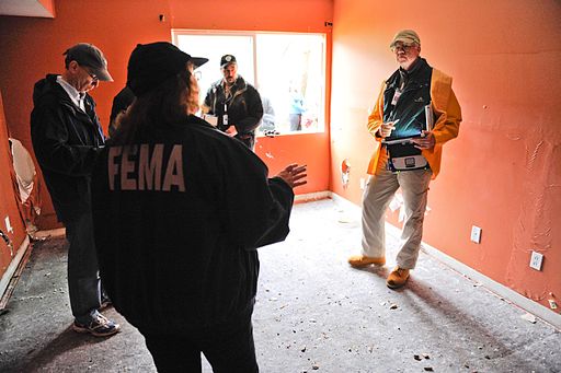 FEMA - 43626 - Showing the media a home inspection in Rhode Island