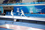 Deutsch: Fechten bei den Olympischen Jugend-Sommerspielen 2018: Tag 1, 7. Oktober 2018, Jungen, Säbel, Kampf um Bronze - Mazen Elaraby (EGY) - Robert Vidovszky (USA) 15:10 English: Fencing at the 2018 Summer Youth Olympics at 7 October 2018 – Boys' sabre Bronze medal match – Mazen Elaraby (EGY) Vs Robert Vidovszky (USA) 15:10