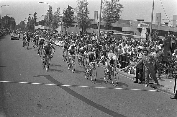 The finish of stage 1a in Rotterdam, Netherlands, won by Willy Teirlinck