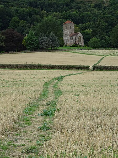 File:Footpath to Little Malvern Priory - geograph.org.uk - 5888052.jpg