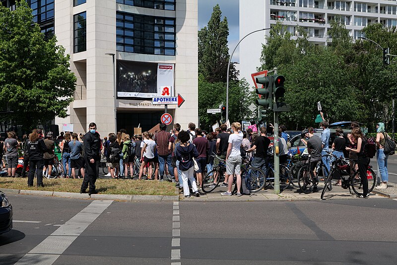 File:FridaysForFuture protest Berlin 2020-07-03 04.jpg