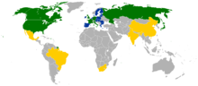 Màu xanh lá cây là nhóm các nước thuộc G8. Màu xanh nước biển là các nước thuộc liên minh châu Âu. Màu vàng là các 5 nền kinh tế mới nổi. Màu xanh lá cây với chấm nước biển là các nước thuộc cả G8 và EU.