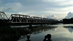 Gangarampur Punarbhabha Flussbrücke.jpg