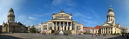 A panorama of the Gendarmenmarkt, including the theater and both churches. Gendarmenmarkt berlin 2008 c filtered.jpg