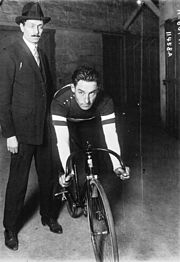 Girardengo al Vélodrome d'Hiver di Parigi nel 1923