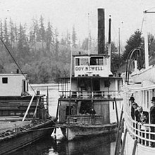 Hill's boat the "Governor Newell" in 1900 Gov Newell at La Center 13 May 1900 (cropped).jpg