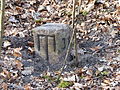 Grenzstein im ehemaligen Hagelsbrunnenbach mit der Nr. 31 in Möhringen auf den Fildern, an der Grenze zu Rohr, Stuttgart, Deutschland