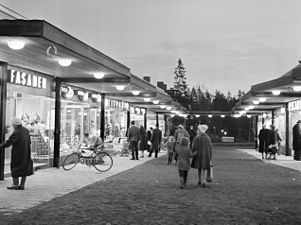 Första julhandeln i Högdalens centrum 1957