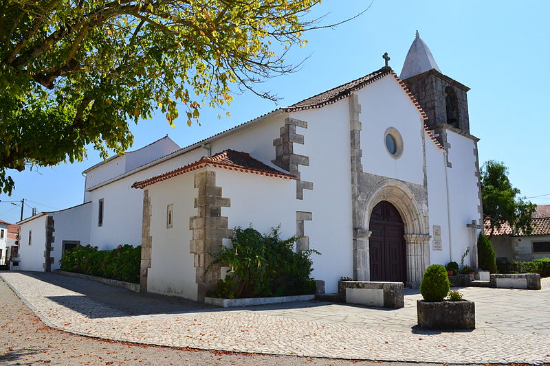 File:Igreja N Sra Prazeres Aljubarrota fachada e adro.jpg