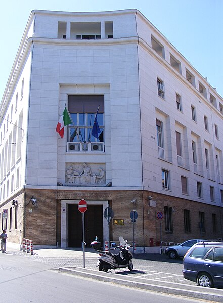 File:Italian Ministry of Health, Rome (Travestere).jpg