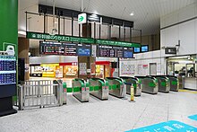 ファイル:JR_East_Ueno_Station_Shinkansen_Transfer_Gate_in_Taito_Ward,_Tokyo_20230212.jpg