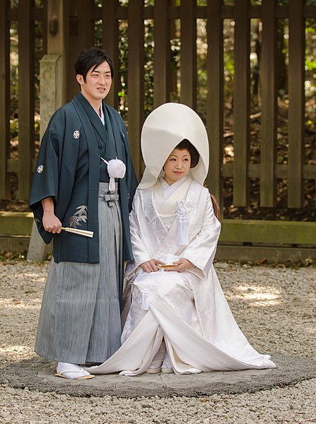 File:Japanese wedding in temple.jpg