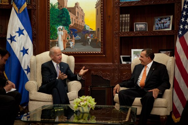 Sosa with U.S. Vice President Joe Biden in Tegucigalpa, 6 March 2012