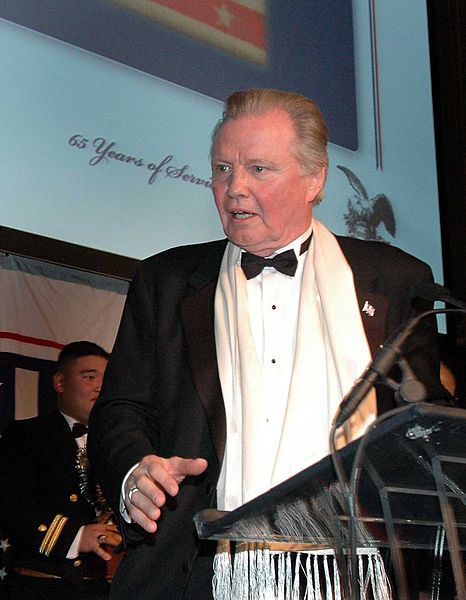 صورة:Jon Voight 20061212173130.jpg