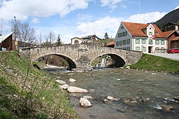 Floden Gelgia i kommunens största ort Savognin.
