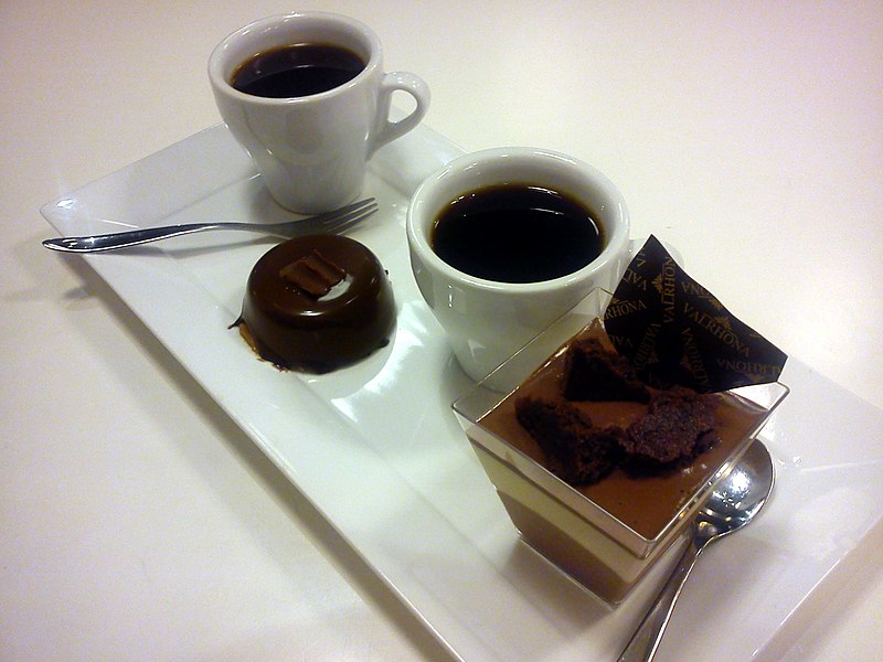 File:Kaffe og chokoladedesserter (6795698872).jpg