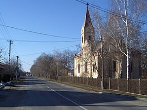 Kakucs 2004, Szent Kereszt-templom.jpg