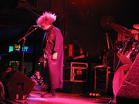 Frontman Buzz Osborne performing in 2006