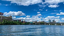 Knoxville, Tennessee skyline Knoxville skyline from Tennessee River.jpg