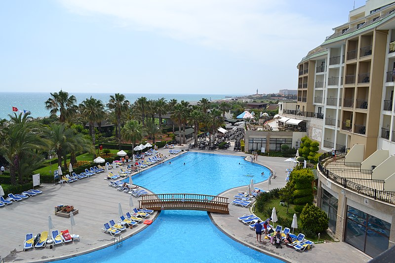 File:LYRA RESORT 5(2015) - panoramio (1).jpg