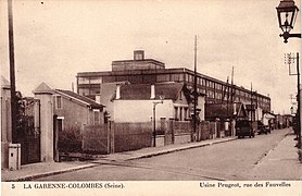 Rue des Fauvelles à la Garenne-Colombes, vers le nord-est.