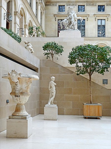 File:La cour Marly (musée du Louvre) (8213617638).jpg