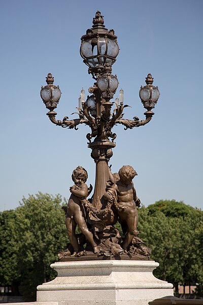 File:Lamp in Paris.jpg