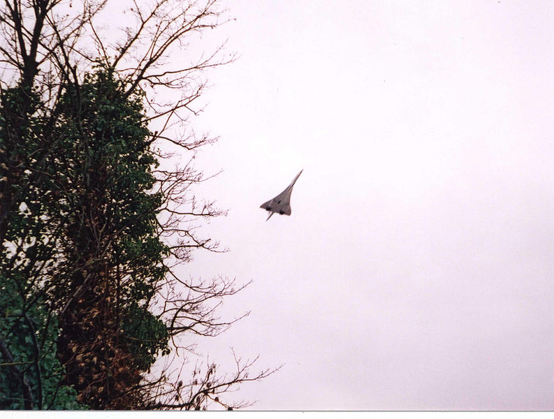 File:Last flight of the Concorde, London Heathrow - geograph.org.uk - 1776881.jpg