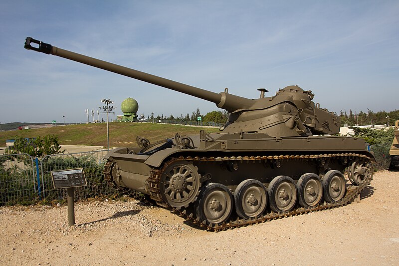 File:Latrun 161112 AMX 13.jpg