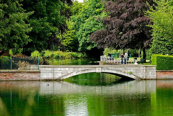 Image: Leoni Bridge, Carshalton (South Face   02)