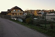 Čeština: Lesní ulice v Rudolfově, okres České Budějovice, Jihočeský kraj. English: Lesní street in Rudolfov, České Budějovice District, South Bohemian Region, Czechia.