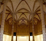 Rula de Palma. Presenta seis columnes exentes, (1426-1448).