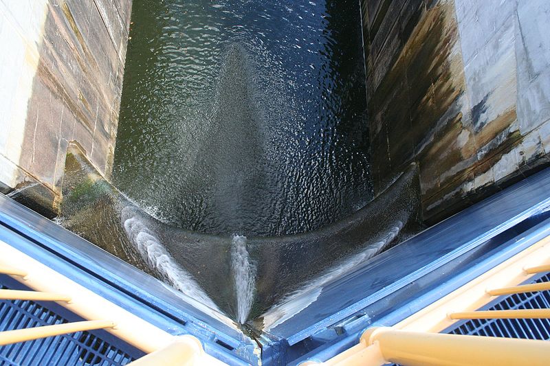 File:Lock Gate, Locks 11 & 12, Campbellford Ontario 3424 (4999534965).jpg