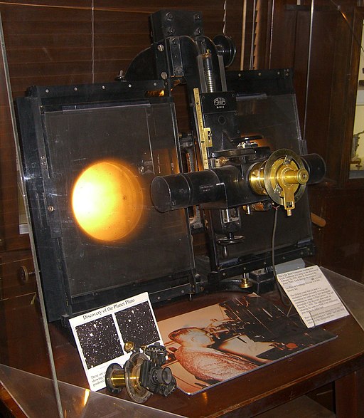 Lowell blink comparator
