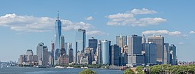 Skyline van Lower Manhattan - juni 2017.jpg