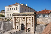 Deutsch: Das Landtor (Kopnena vrata oder Porta Terraferma) mit venezianischem Markuslöwen in Zadar, Kroatien Deutsch: The "Kopnena vrata" (Landward Gate) with the Lion of Saint Mark, Zadar, Croatia