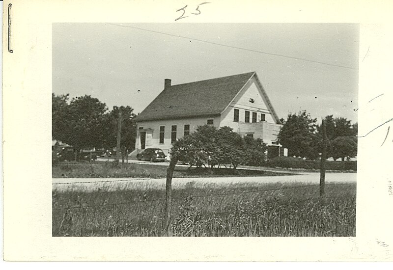 File:Metamora Mennonite Church (5327652002).jpg