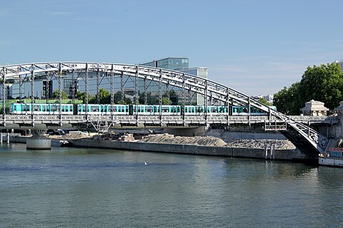 Viaduc d'Austerlitz 48°50′37″N 2°22′04″E﻿ / ﻿48.843611°N 2.367778°E﻿ / 48.843611; 2.367778