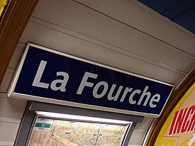 Metro de Paris - Ligne 13 - station La Fourche 03.jpg