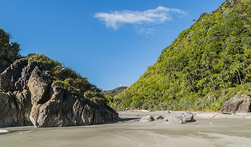 File:Meybille Bay 05.jpg