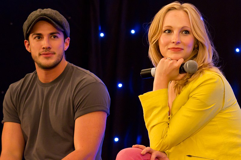 File:Michael Trevino & Candice Accola (9112802592).jpg