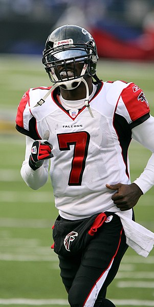 File:Michael Vick, November 2006 (728).jpg