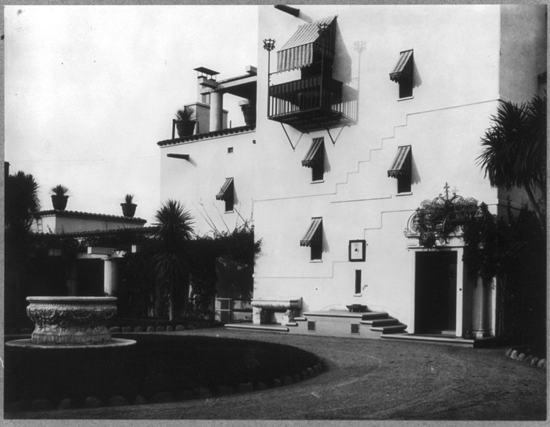 File:Mrs. Phoebe Apperson Hearst's home, Pleasanton, Cal.- exterior front LCCN2004677157.jpg