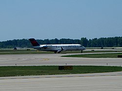 Pinnacle Airlines Bombardier CRJ-200 a repülőtéren