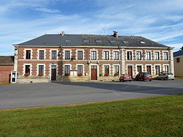 Gemeentehuis in La Neuville aux Tourneurs