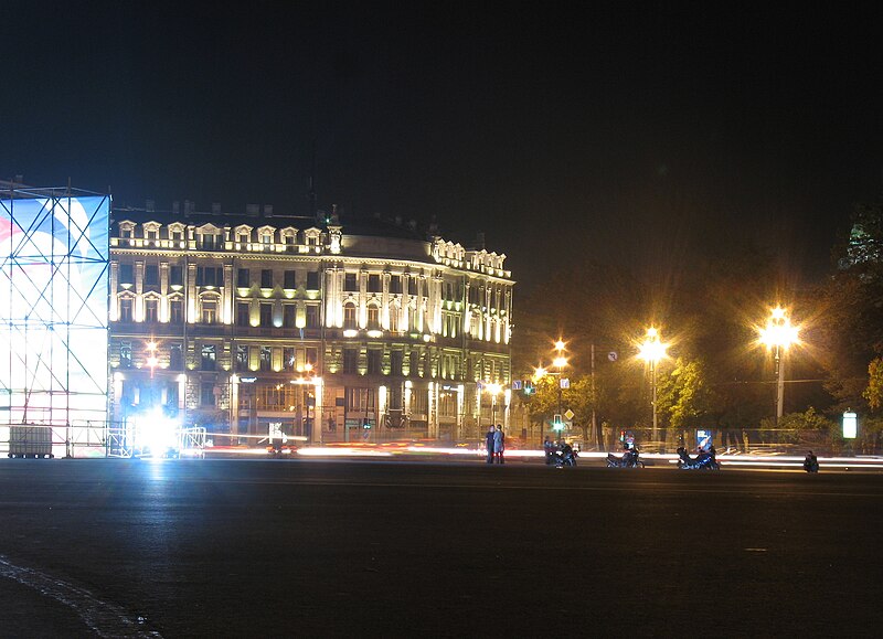 File:Nevsky Prospect 1 2007-09 1191187274.jpg